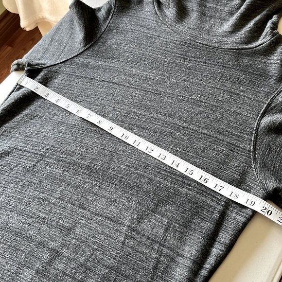 Aritzia Wilfred Free Oversized Cowl Neck Sweatshirt with Pockets Grey Heather - Picture 11 of 16